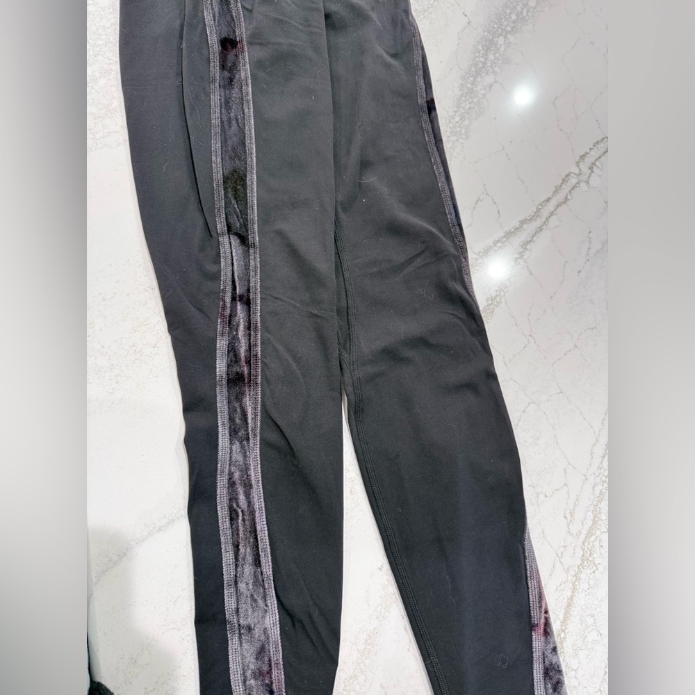Lululemon Black Activewear Leggings - Size 4